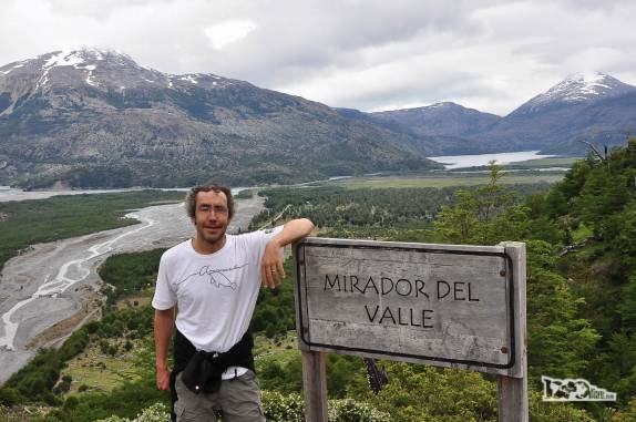 Na trilha para o Glaciar do Rio Mosco, um mirante para o vale onde está  Villa O'Higgins, no sul do Chile